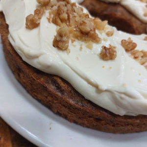 Carrot Cake Artesanal 21 cm (Sin Harinas)